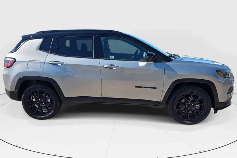 2022 Jeep Compass Altitude photo 1