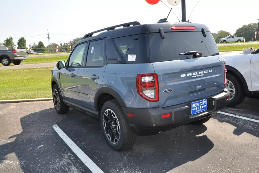 2025 Ford Bronco Sport Outer Banks photo 1