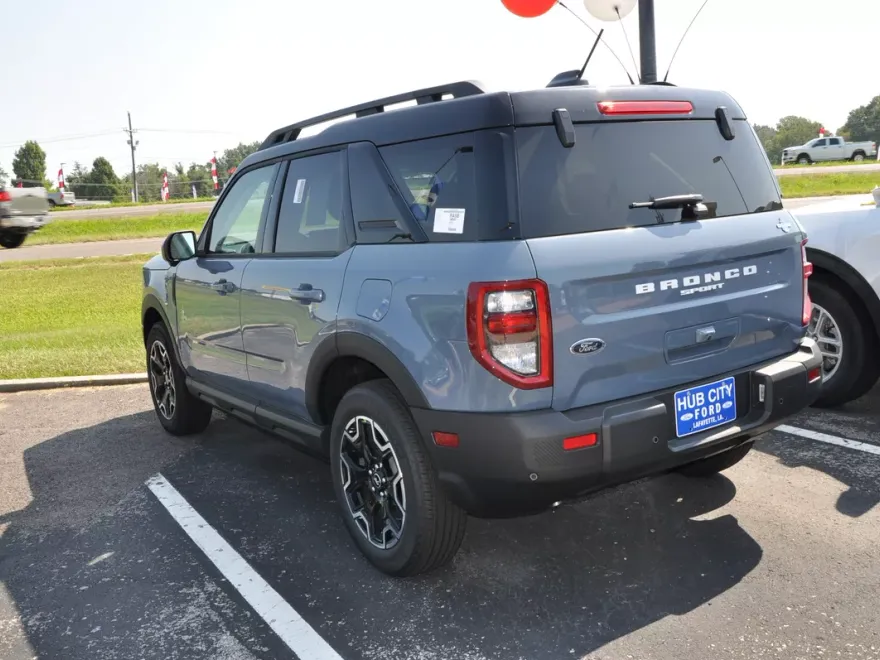 2025 Ford Bronco Sport Outer Banks photo 1