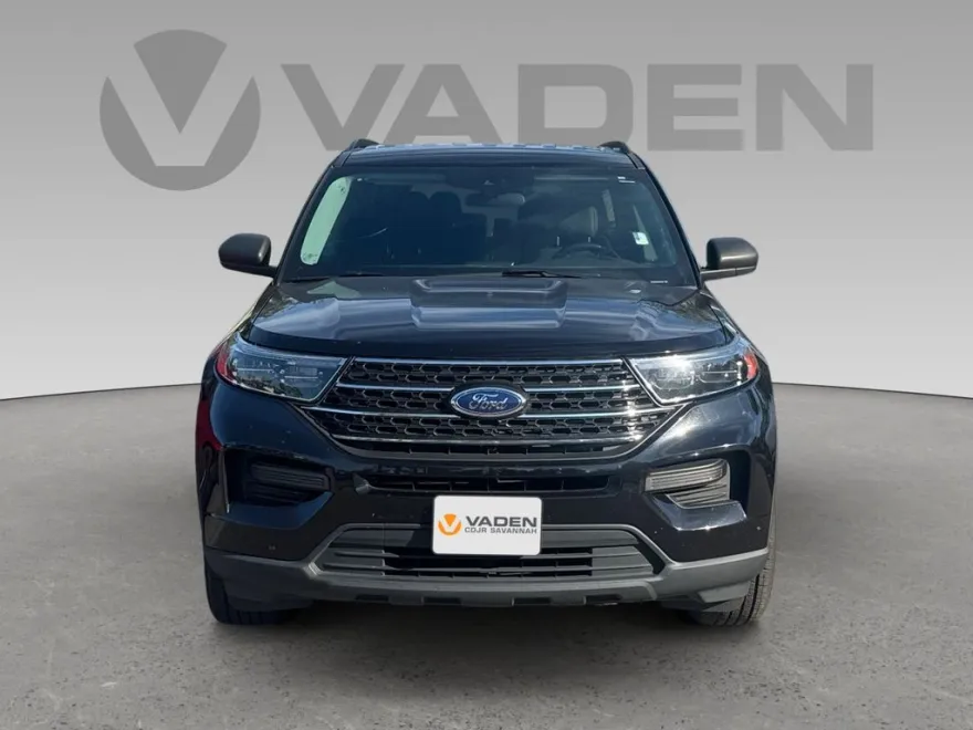 2023 Ford Explorer XLT photo 1