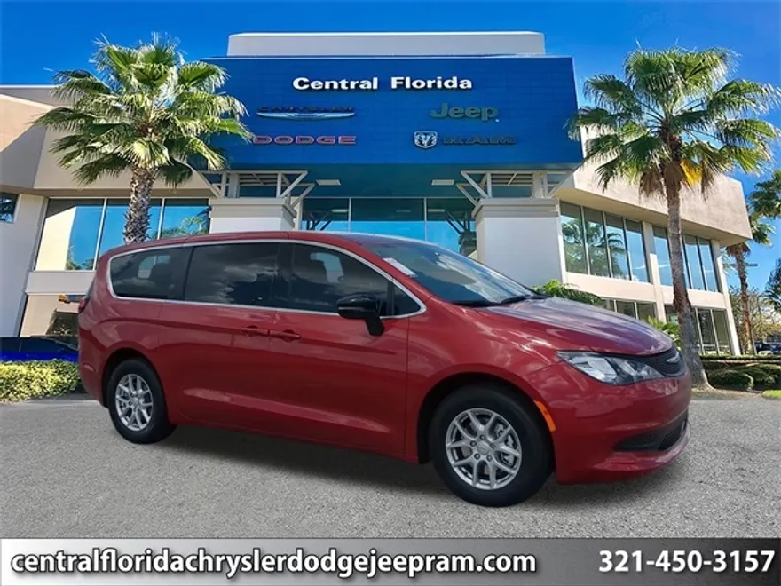 2026 Chrysler Voyager LX photo 1
