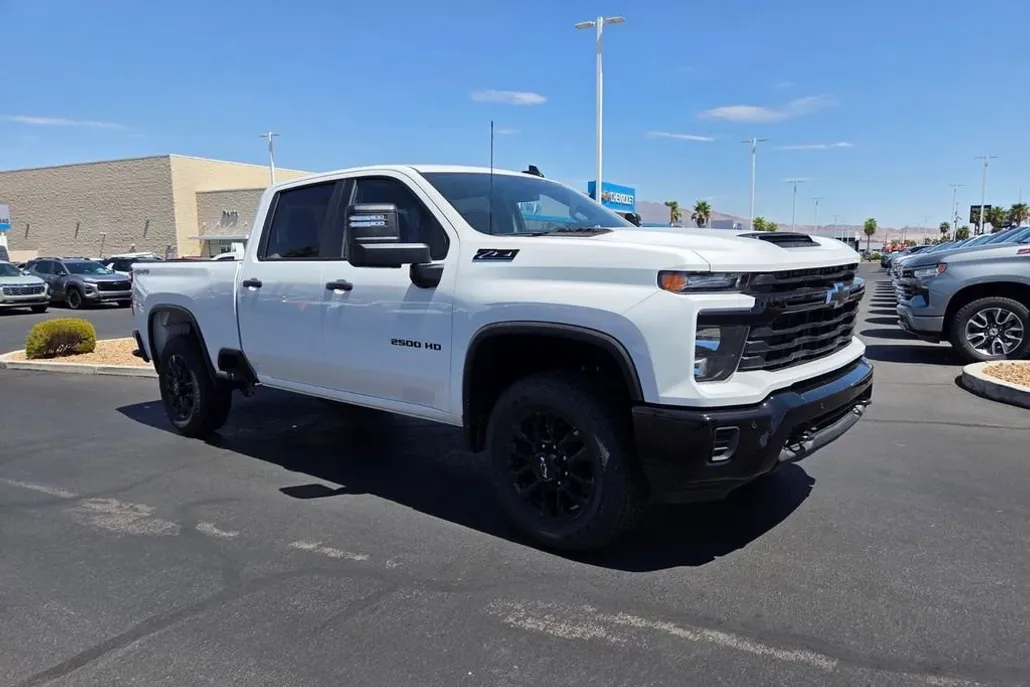 2025 Chevrolet Silverado 2500HD Custom photo 1