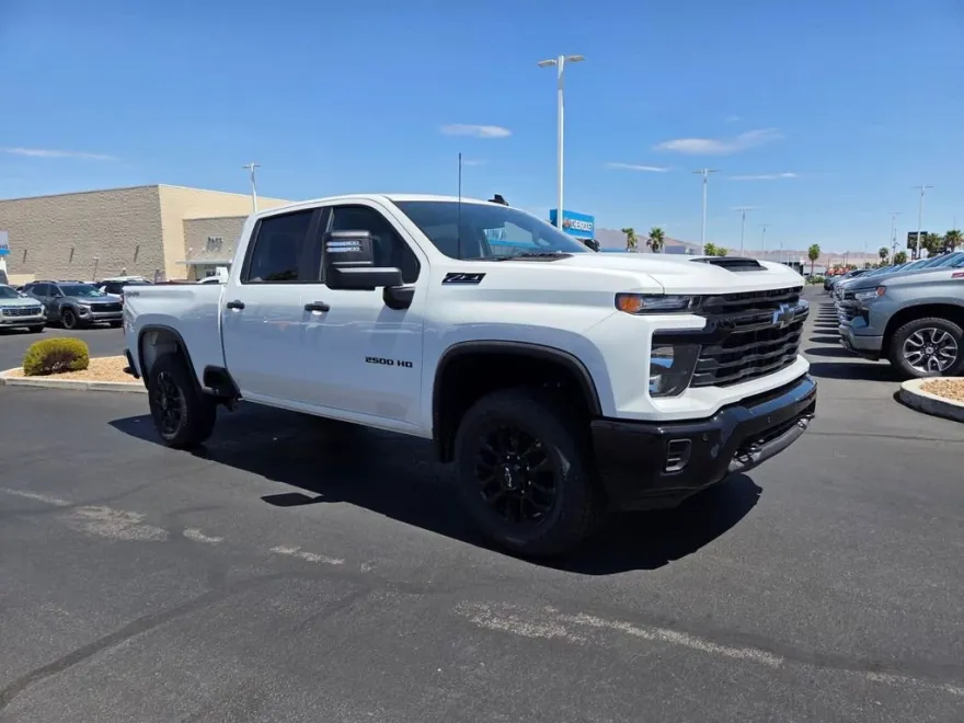 2025 Chevrolet Silverado 2500HD Custom photo 1