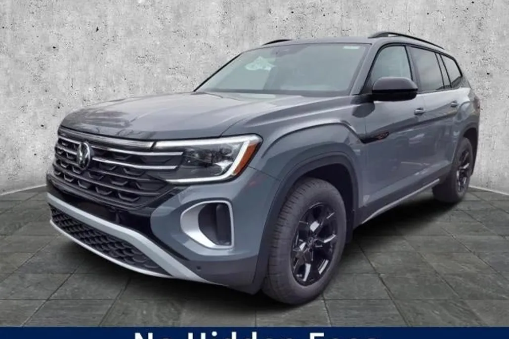 2025 Volkswagen Atlas Peak Edition SE photo 1