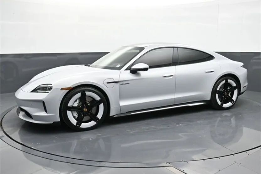 2025 Porsche Taycan 4S photo 1
