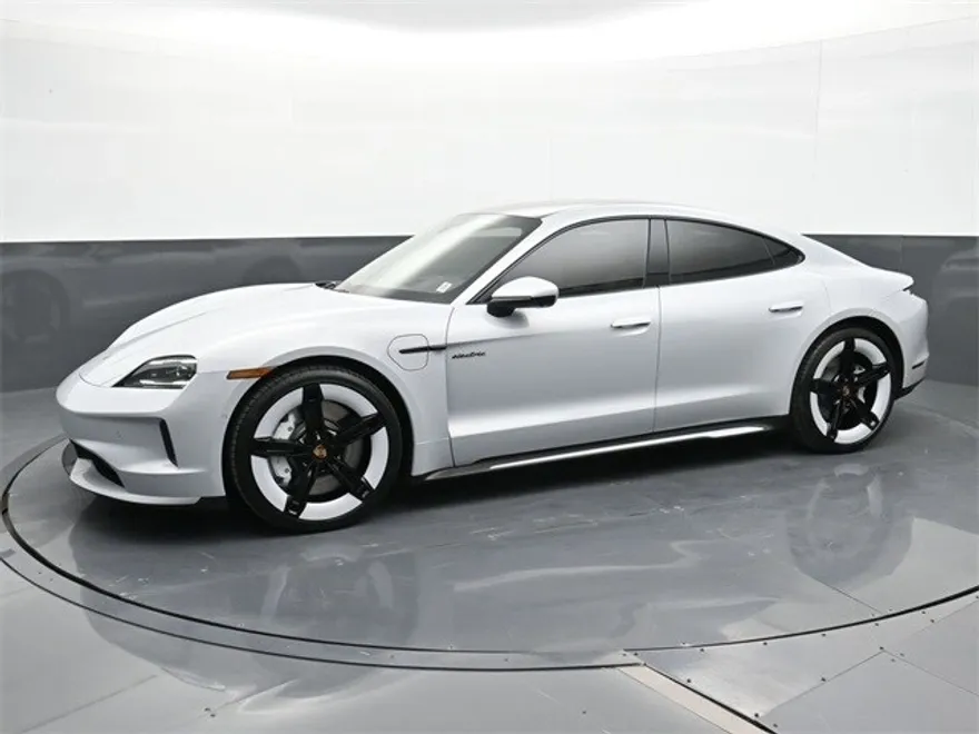 2025 Porsche Taycan 4S photo 1