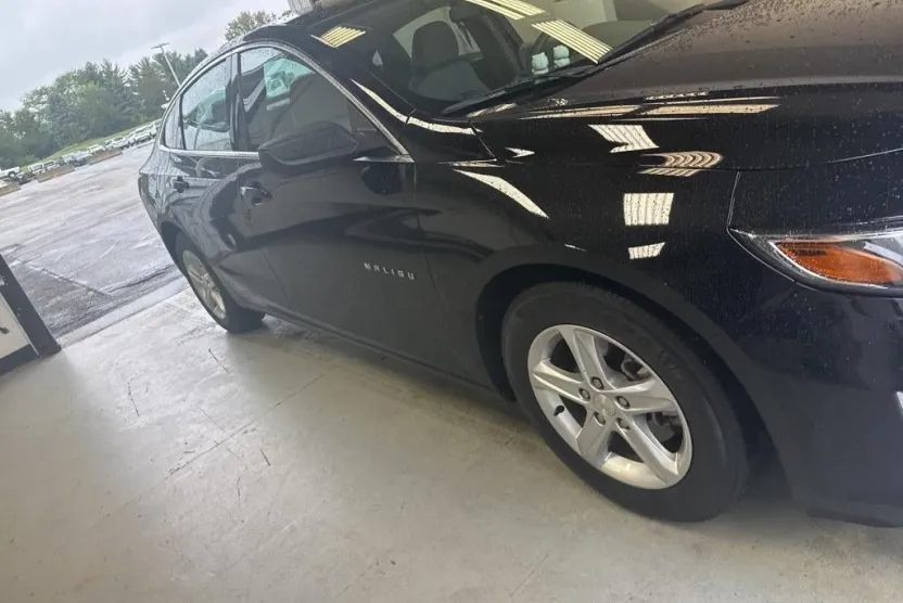 2020 Chevrolet Malibu LS photo 1