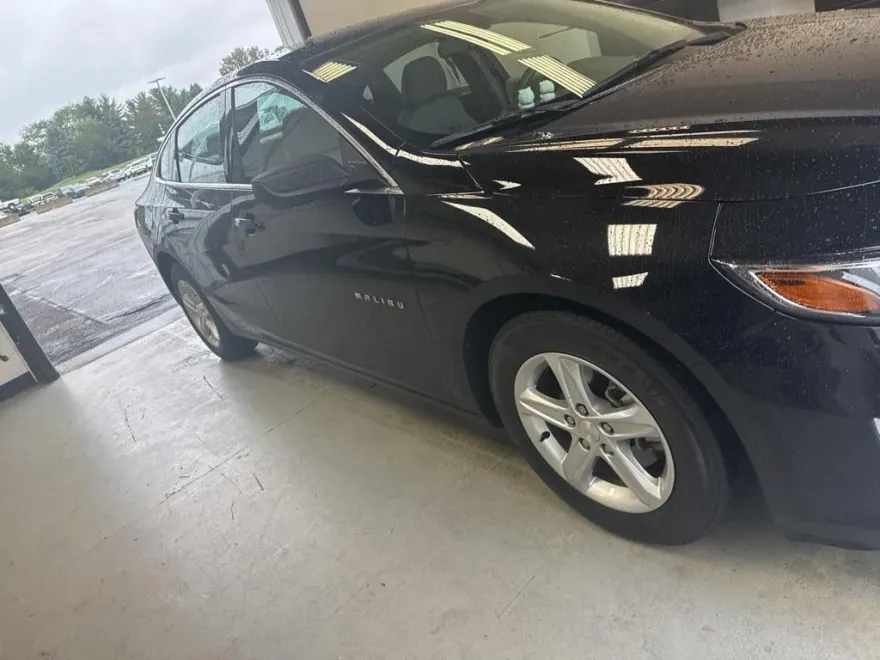 2020 Chevrolet Malibu LS photo 1