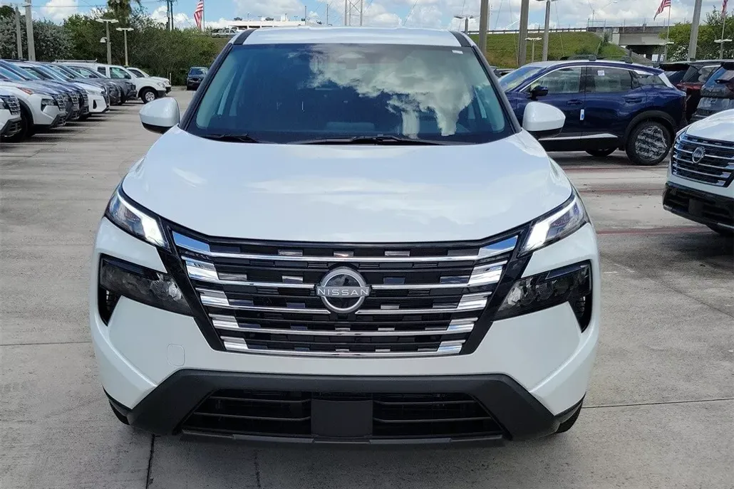 2026 Nissan Rogue SV photo 1