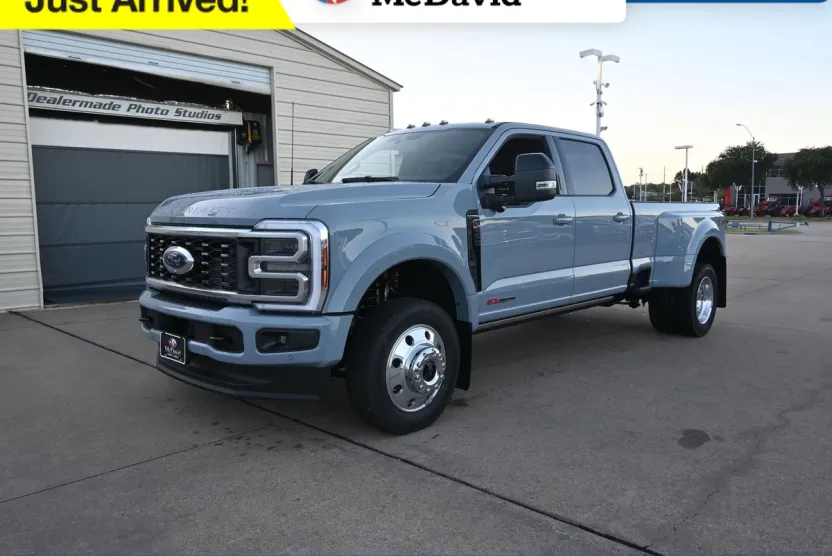 2026 Ford F-450 Platinum photo 1