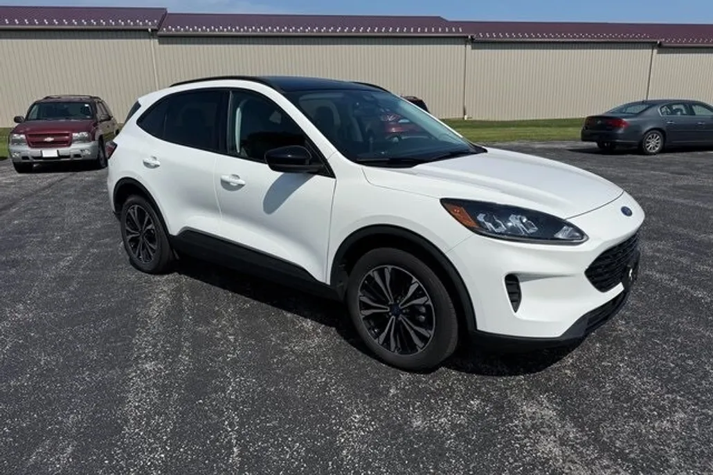 2022 Ford Escape SE Hybrid photo 1