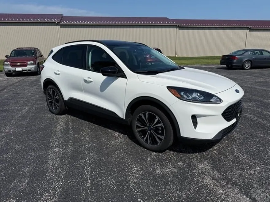 2022 Ford Escape SE Hybrid photo 1