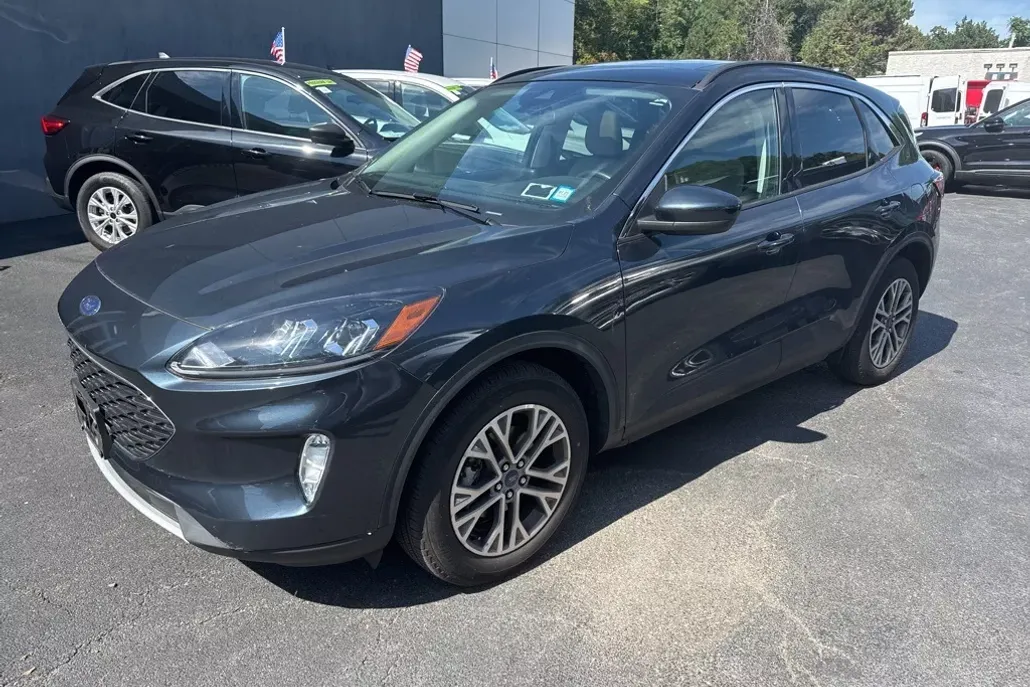 2022 Ford Escape SEL photo 1