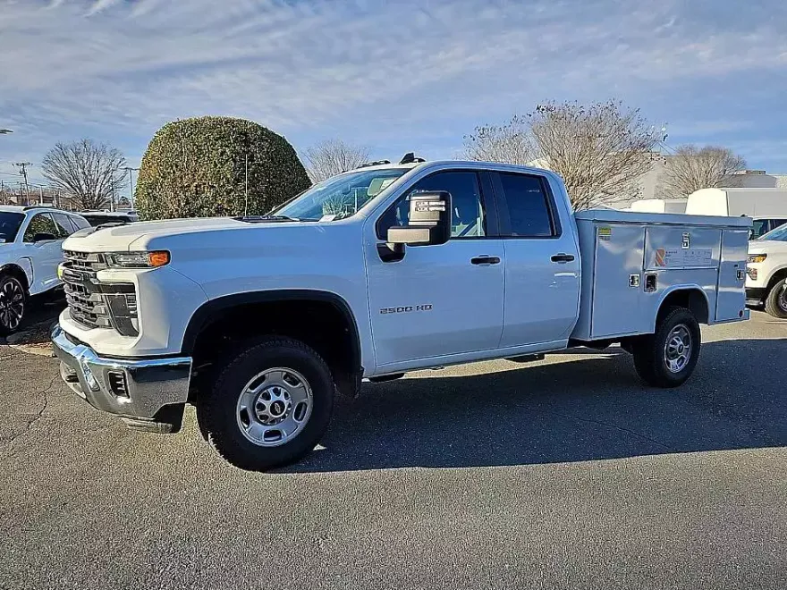 2024 Chevrolet Silverado 2500HD photo 1