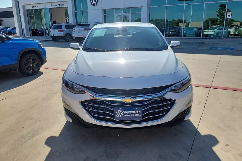 2023 Chevrolet Malibu 1LT photo 1
