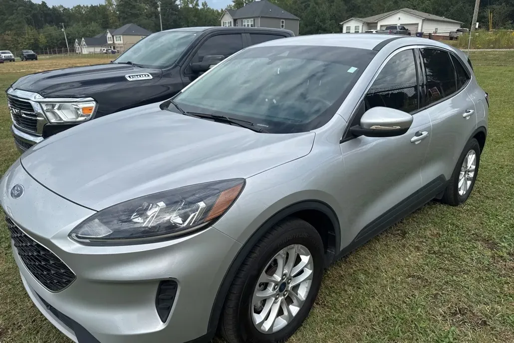 2020 Ford Escape SE photo 1