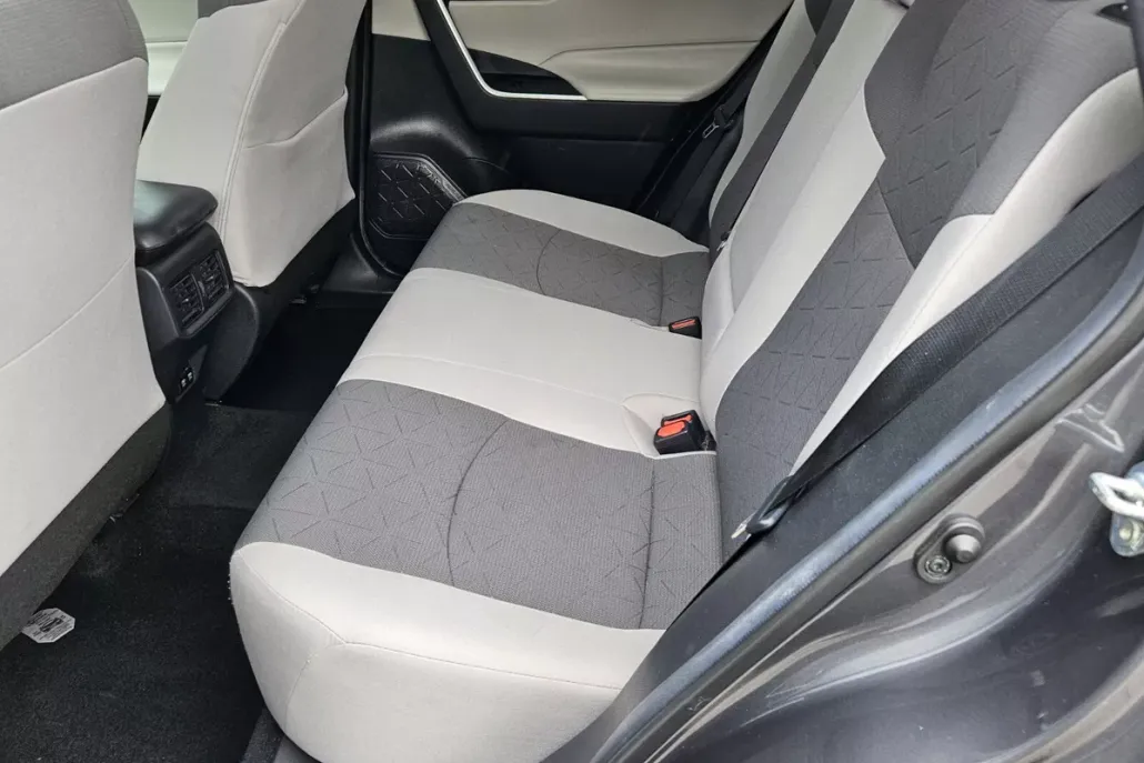 2021 Toyota RAV4 XLE photo 1