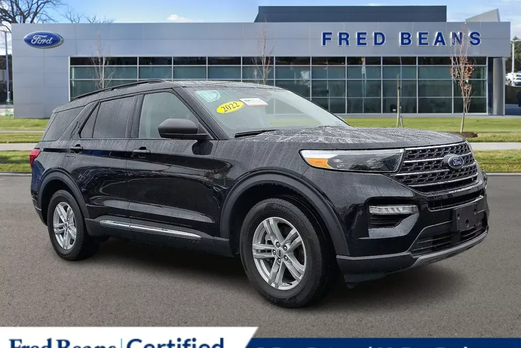 2022 Ford Explorer XLT photo 1