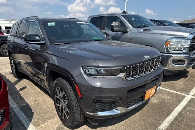 2024 Jeep Grand Cherokee Limited photo 1