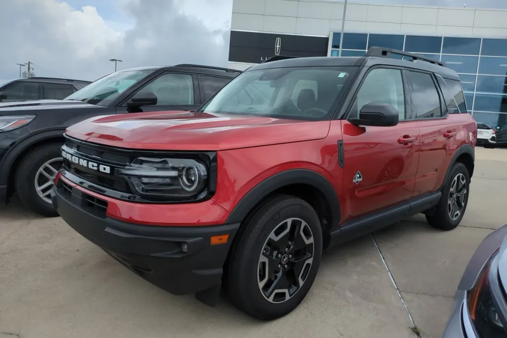 2024 Ford Bronco Sport Outer Banks photo 1
