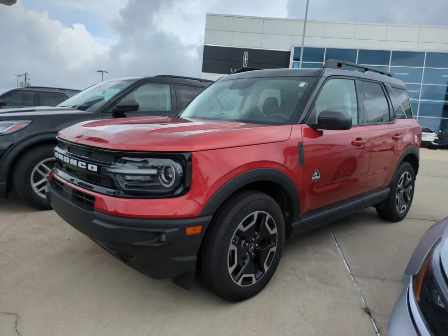 2024 Ford Bronco Sport Outer Banks photo 1