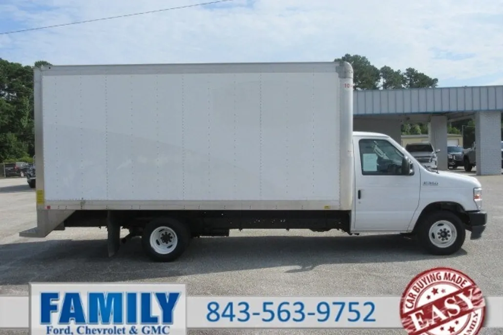 2021 Ford E-350 photo 1