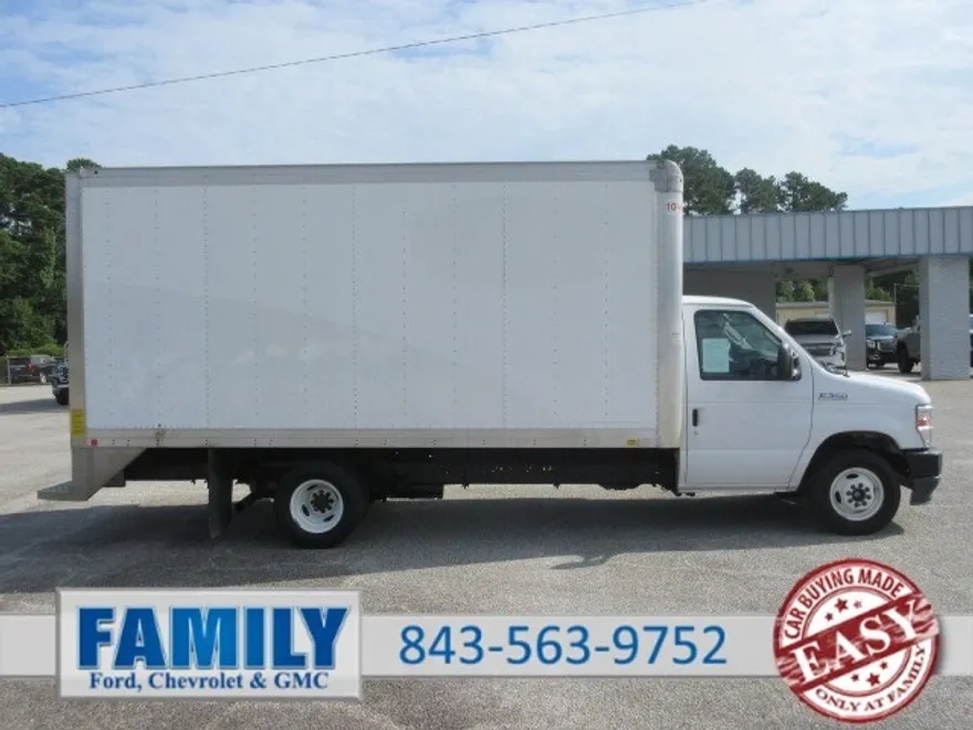 2021 Ford E-350 photo 1