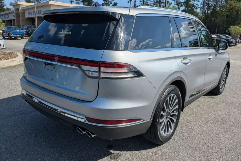 2023 Lincoln Aviator Reserve photo 1