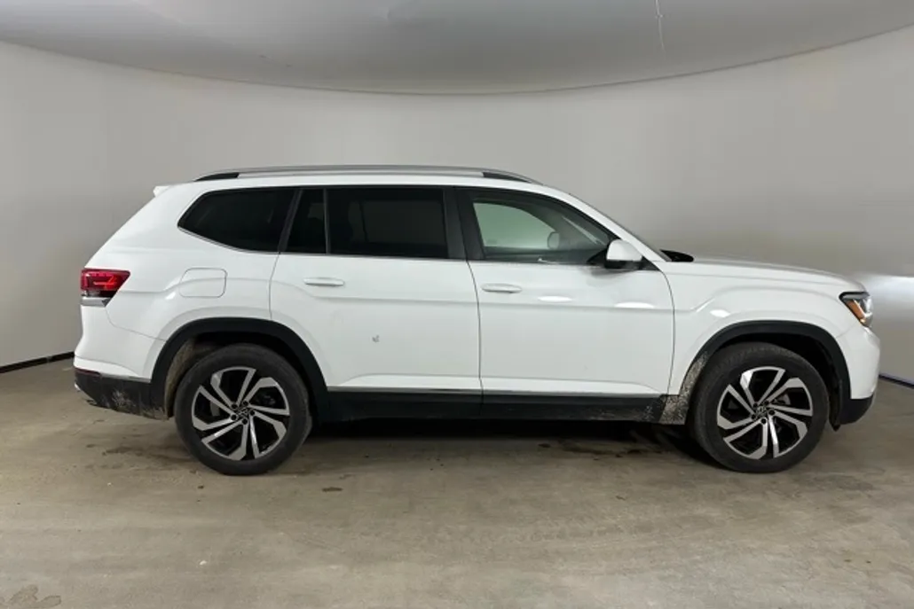 2022 Volkswagen Atlas SEL photo 1