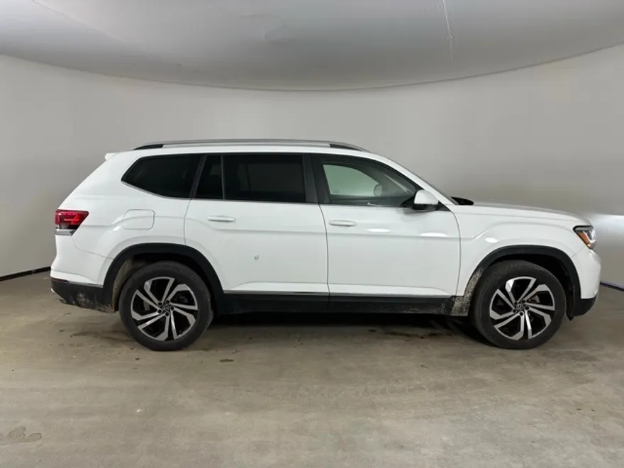 2022 Volkswagen Atlas SEL photo 1