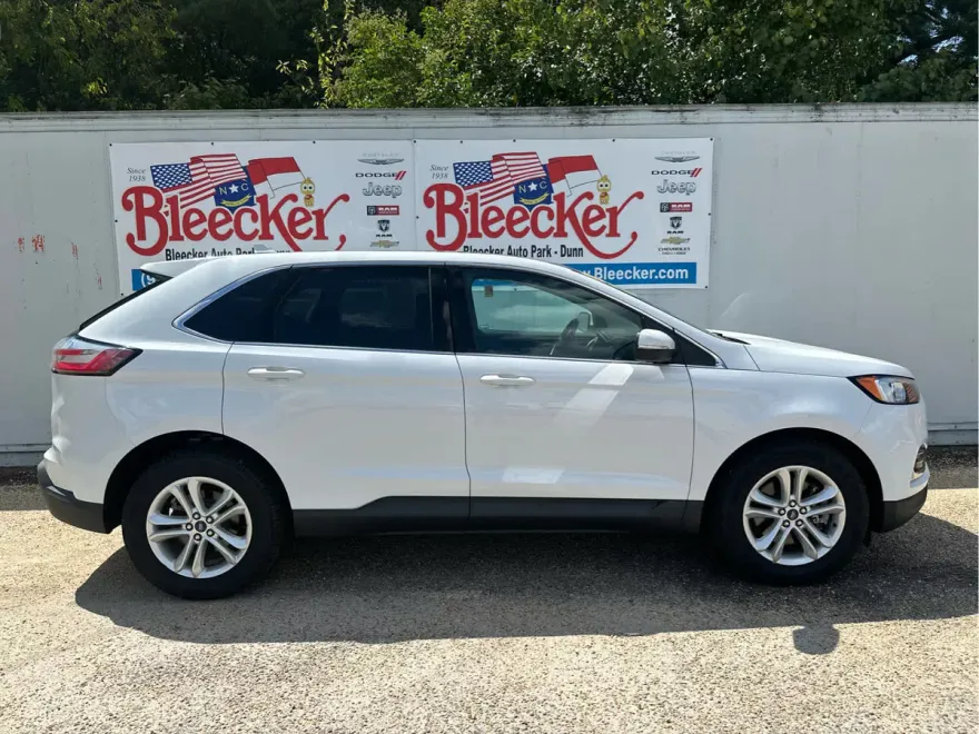 2020 Ford Edge SEL photo 1