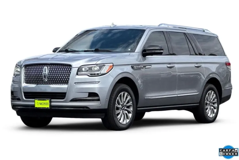 2022 Lincoln Navigator L Standard photo 1