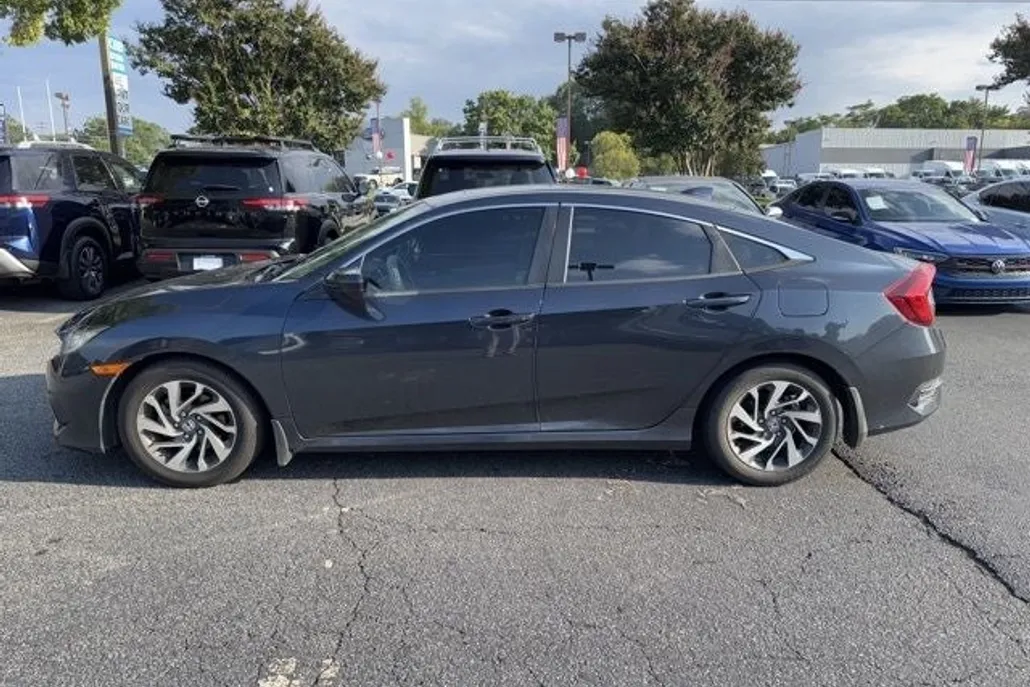2018 Honda Civic EX photo 1