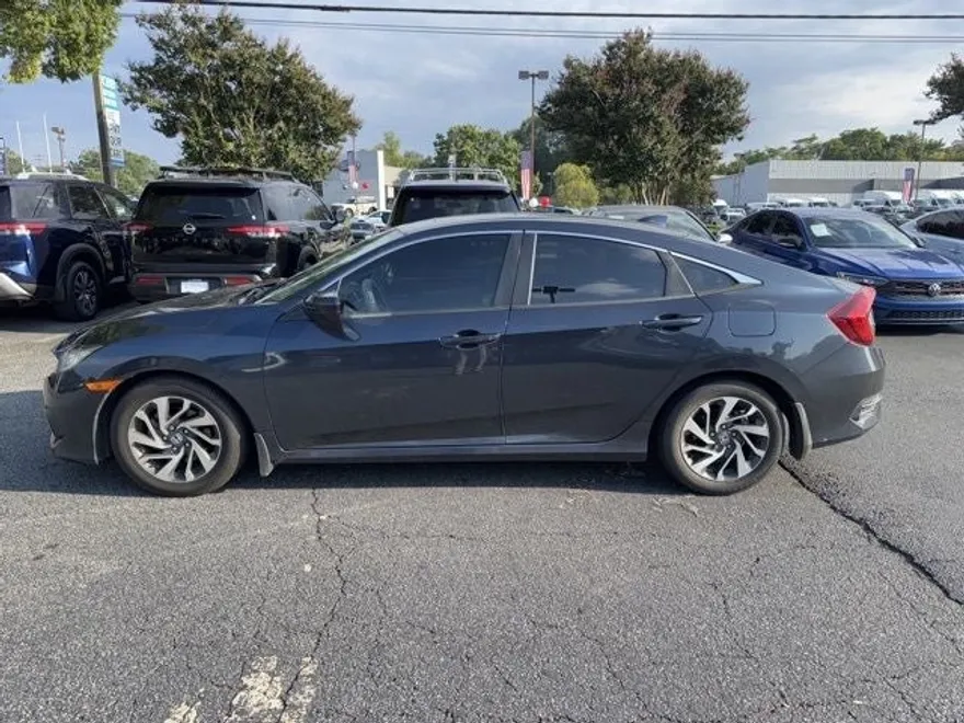 2018 Honda Civic EX photo 1