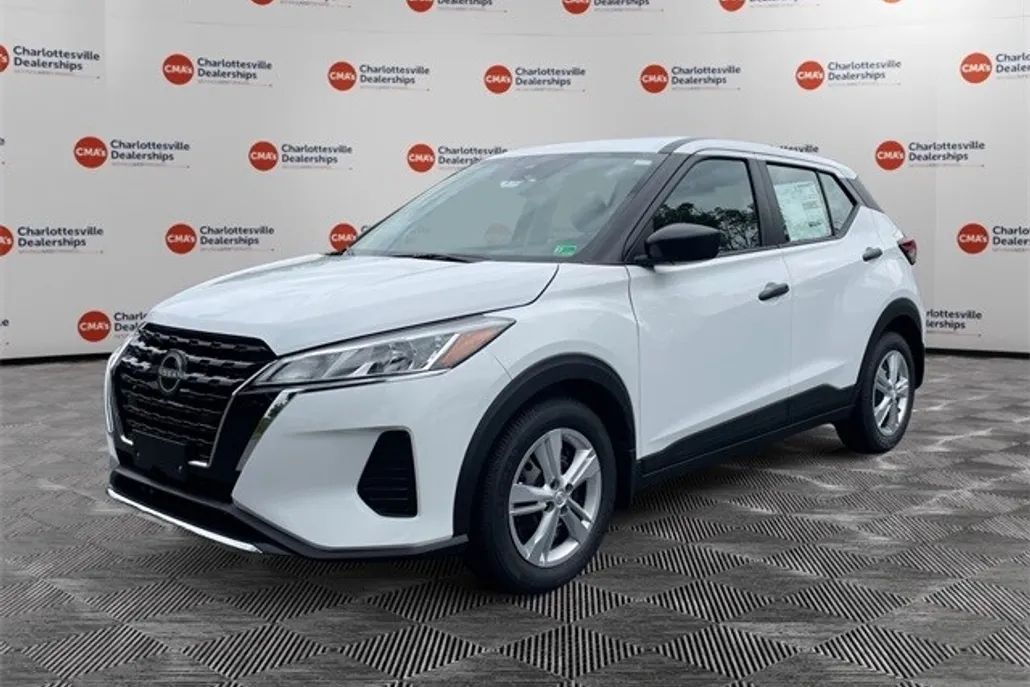 2025 Nissan Kicks Play S photo 1