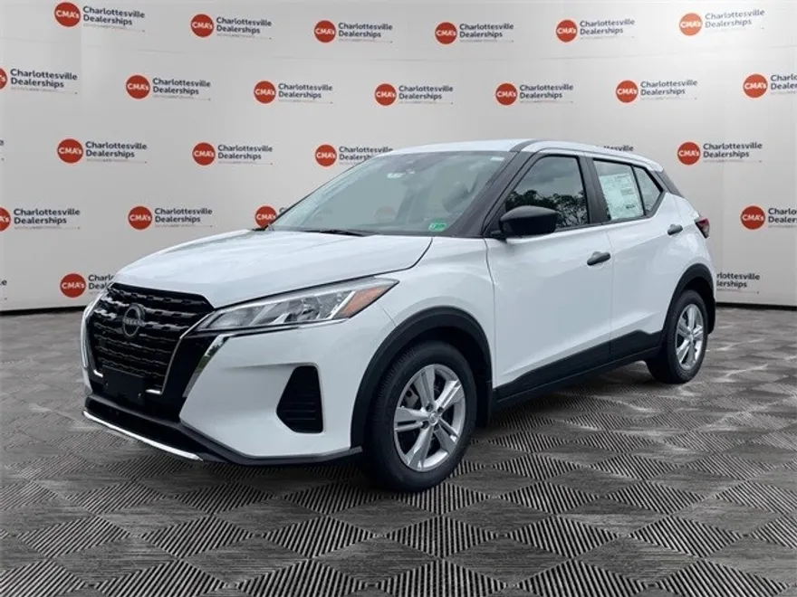 2025 Nissan Kicks Play S photo 1