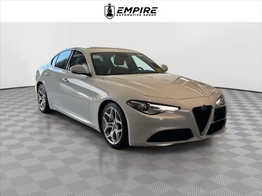 2019 Alfa Romeo Giulia Ti photo 1