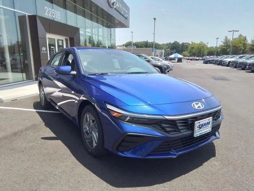 2025 Hyundai Elantra Hybrid Blue photo 1
