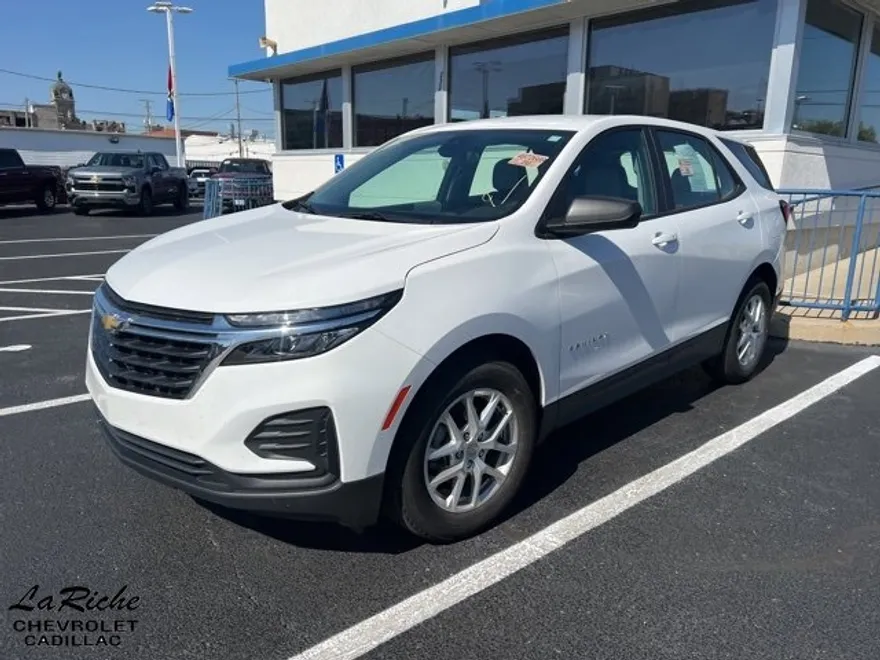 2024 Chevrolet Equinox LS photo 1
