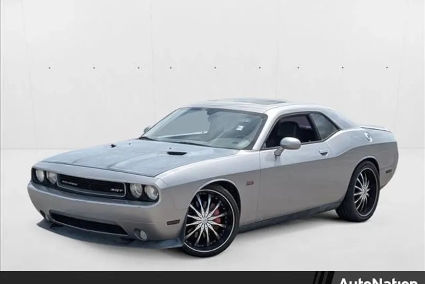 2011 Dodge Challenger SRT8 photo 1