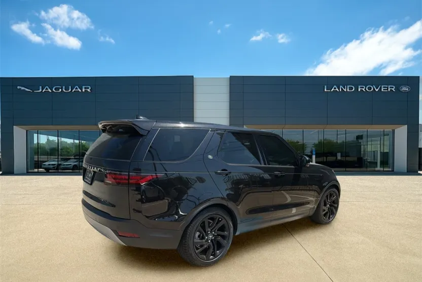 2025 Land Rover Discovery S photo 1