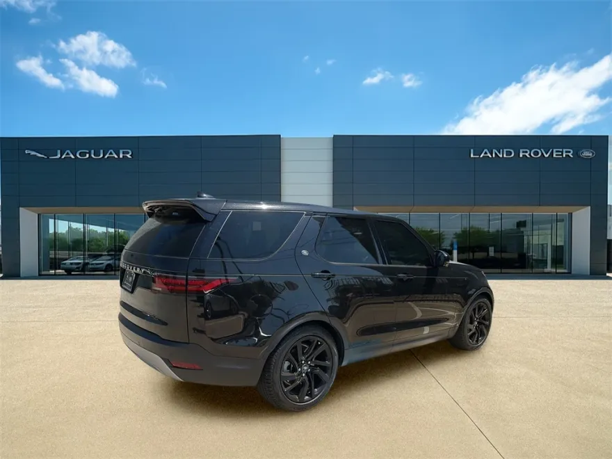 2025 Land Rover Discovery S photo 1