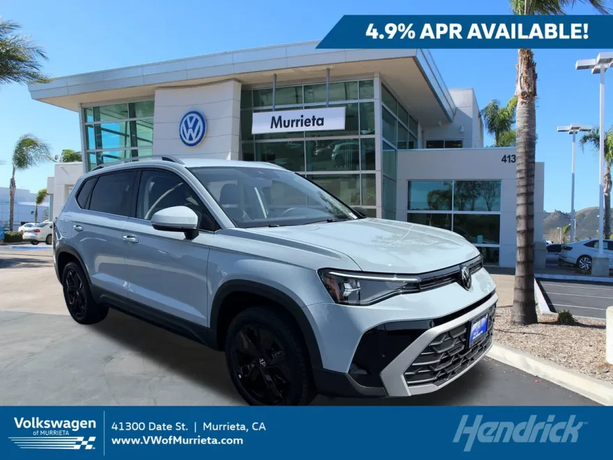 2025 Volkswagen Taos SE photo 1