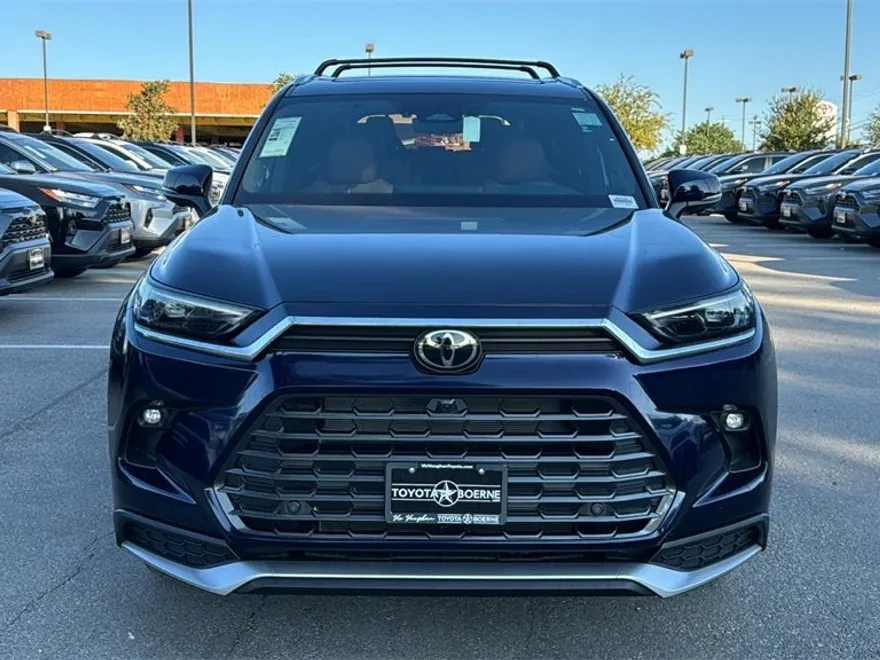 2026 Toyota Highlander Hybrid Platinum photo 1