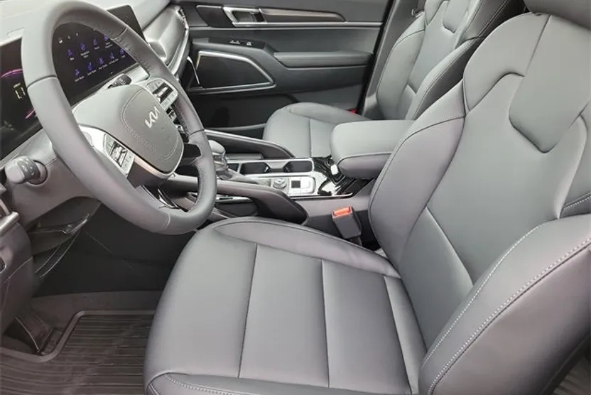 2025 Kia Telluride S photo 1