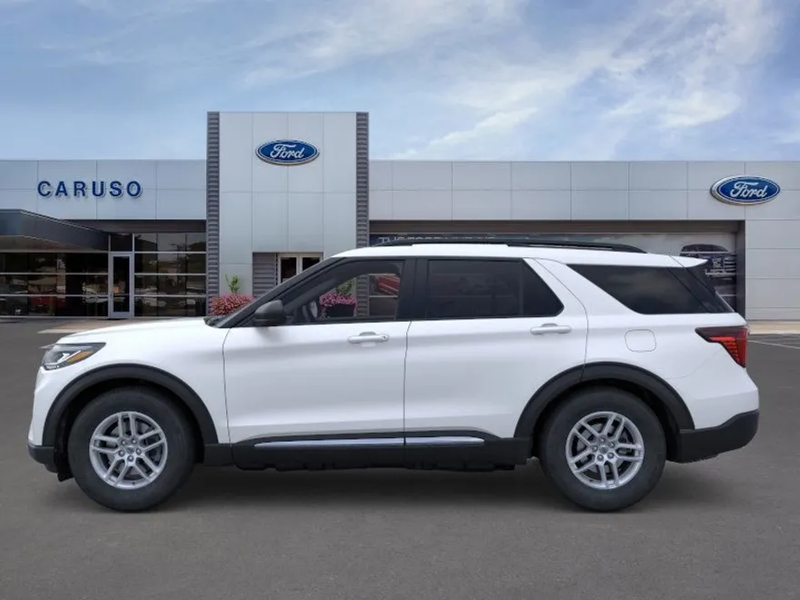 2025 Ford Explorer photo 1