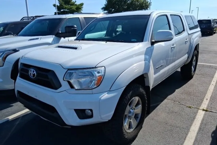 2013 Toyota Tacoma Base Double Cab photo 1