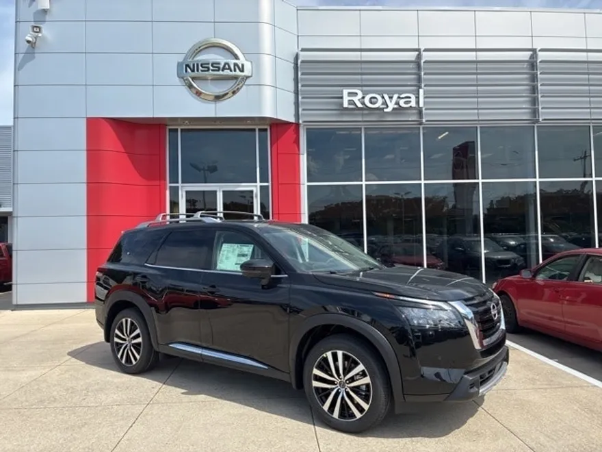 2025 Nissan Pathfinder Platinum photo 1