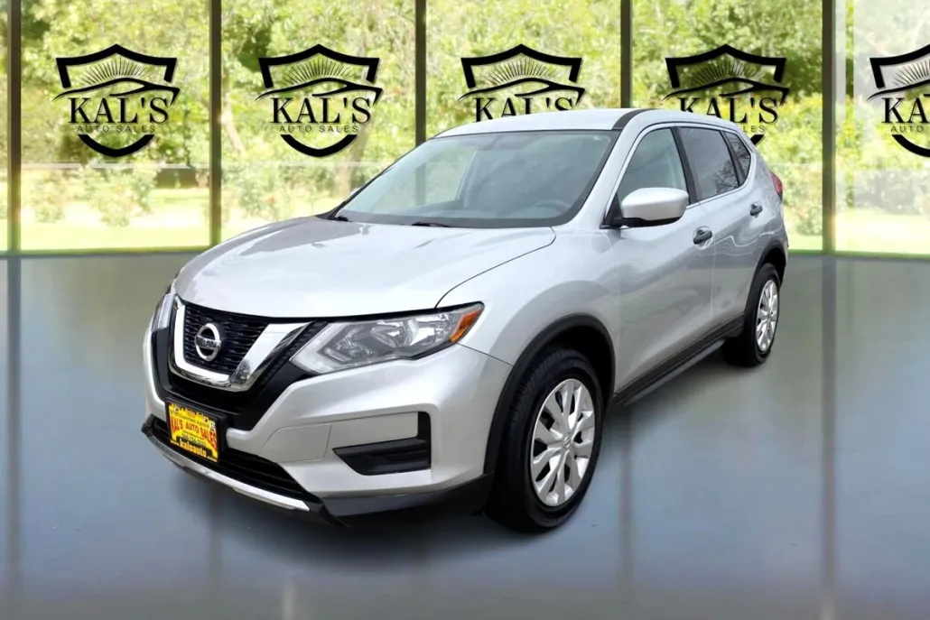 2017 Nissan Rogue S AWD photo 1