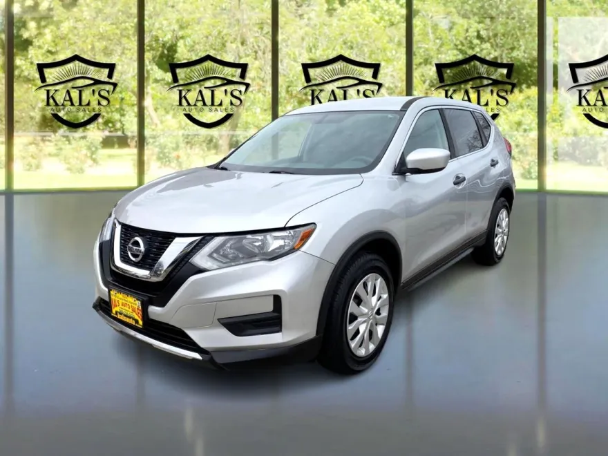 2017 Nissan Rogue S AWD photo 1